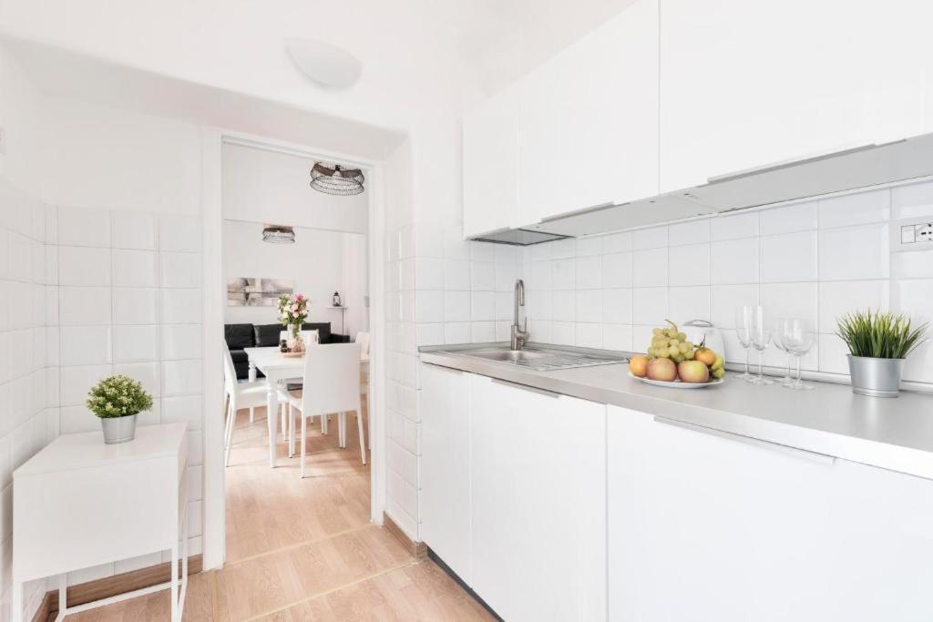 Apartment By The Colosseum - White Chic Flats 罗马 外观 照片